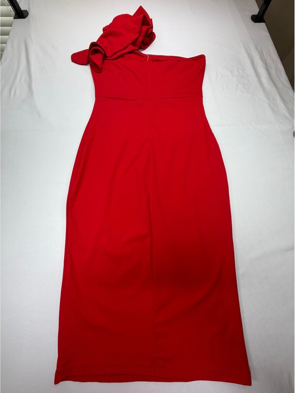 Mokoru Women's Sheath Dress One-Shoulder Ruffle Midi Solid Size Medium Red NWT - Picture 3 of 12